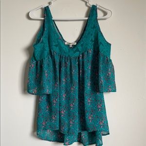 Cutout shoulder floral print top